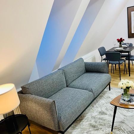 Hotel, Apartament Pod Zlotym Lwem W Samym Centrum Miasta Z Darmowym Parkingiem VII Kłodzko Exteriör bild
