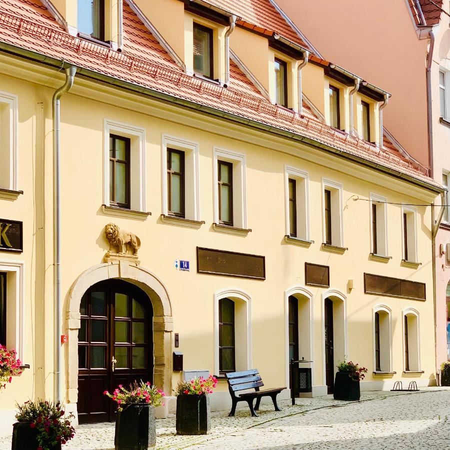 Hotel, Apartament Pod Zlotym Lwem W Samym Centrum Miasta Z Darmowym Parkingiem VII Kłodzko Exteriör bild