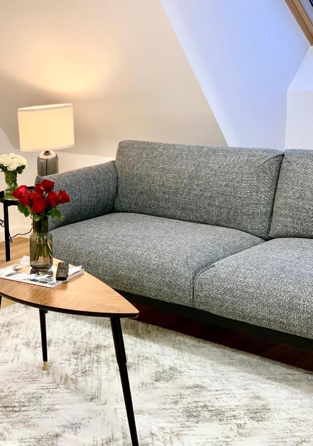 Hotel, Apartament Pod Zlotym Lwem W Samym Centrum Miasta Z Darmowym Parkingiem VII Kłodzko Exteriör bild