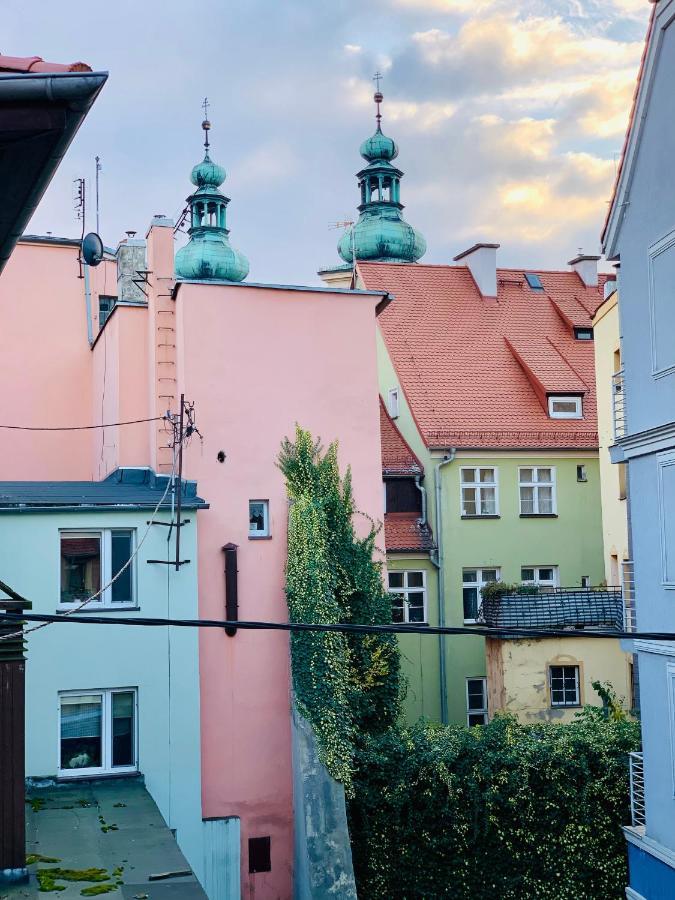 Hotel, Apartament Pod Zlotym Lwem W Samym Centrum Miasta Z Darmowym Parkingiem VII Kłodzko Exteriör bild