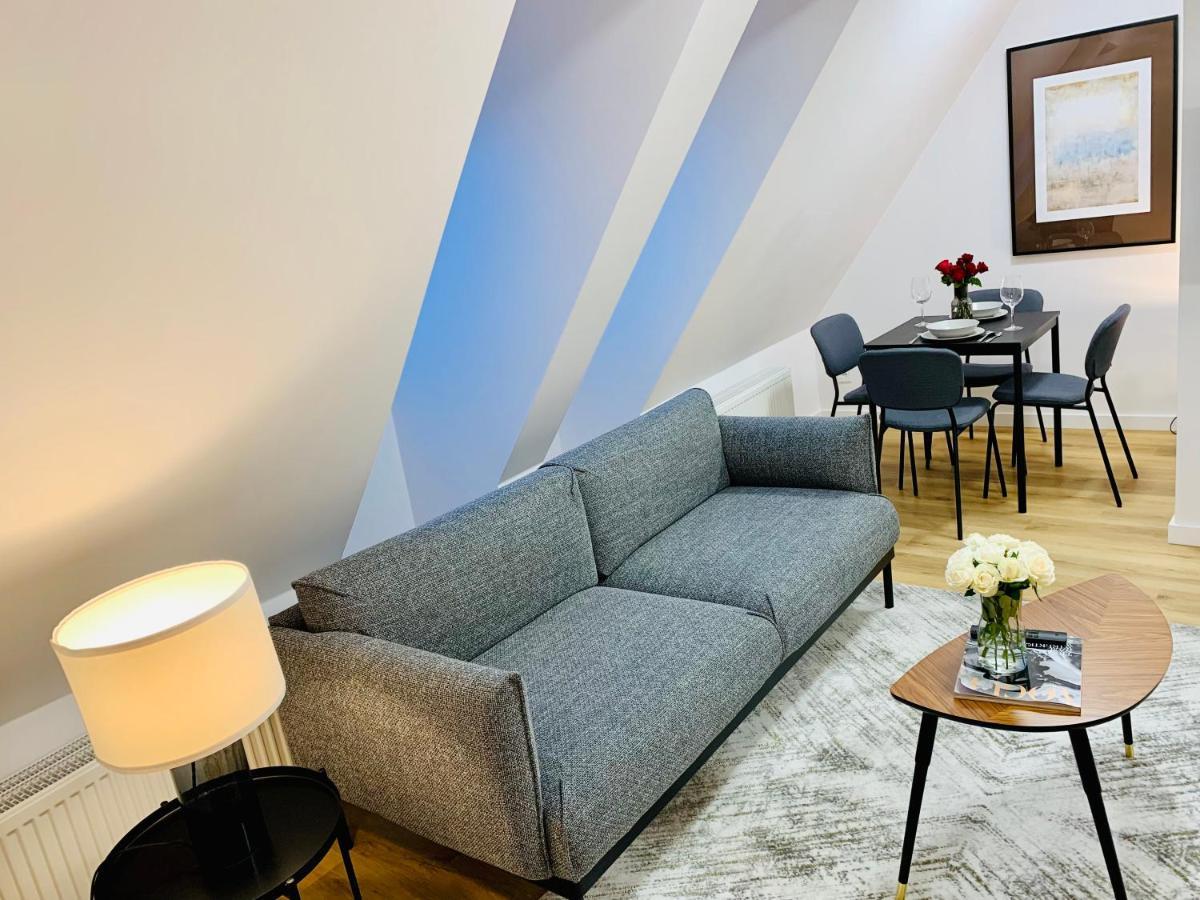 Hotel, Apartament Pod Zlotym Lwem W Samym Centrum Miasta Z Darmowym Parkingiem VII Kłodzko Exteriör bild