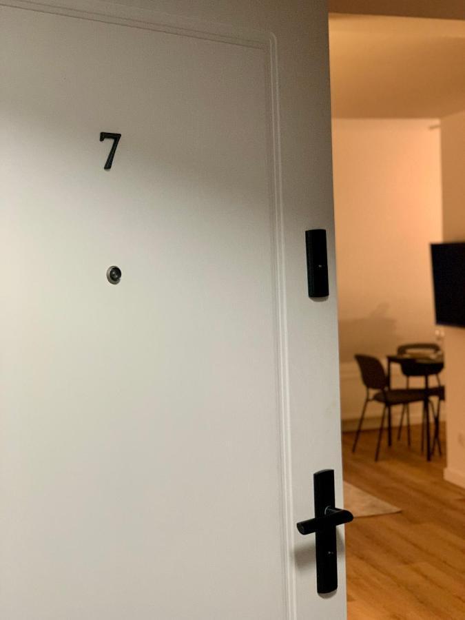 Hotel, Apartament Pod Zlotym Lwem W Samym Centrum Miasta Z Darmowym Parkingiem VII Kłodzko Exteriör bild