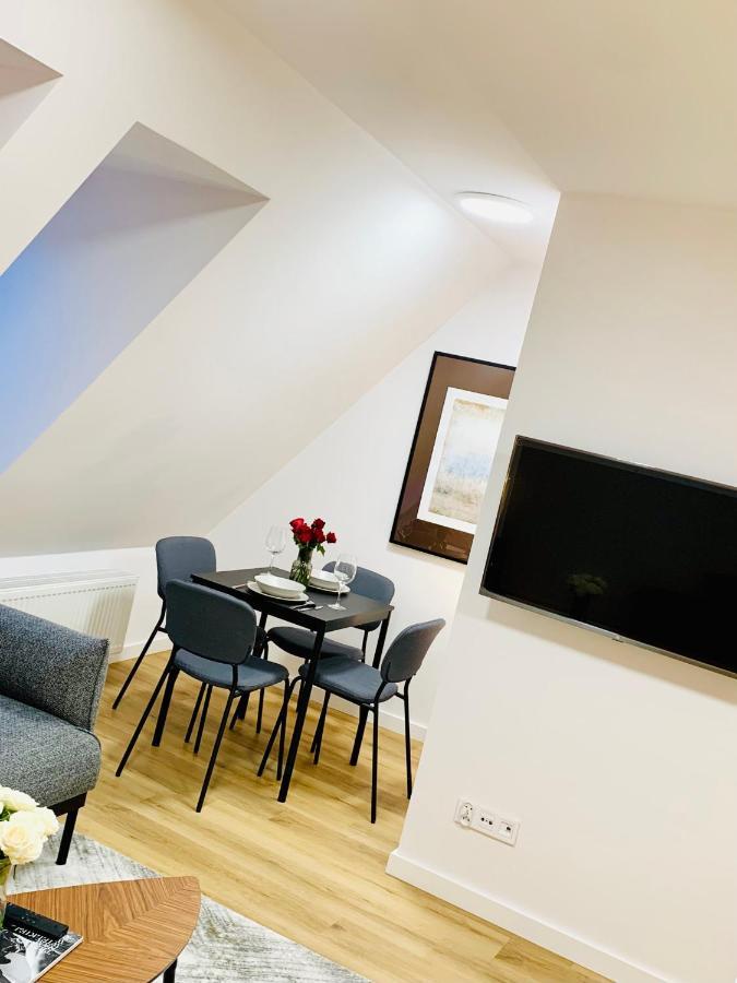 Hotel, Apartament Pod Zlotym Lwem W Samym Centrum Miasta Z Darmowym Parkingiem VII Kłodzko Exteriör bild
