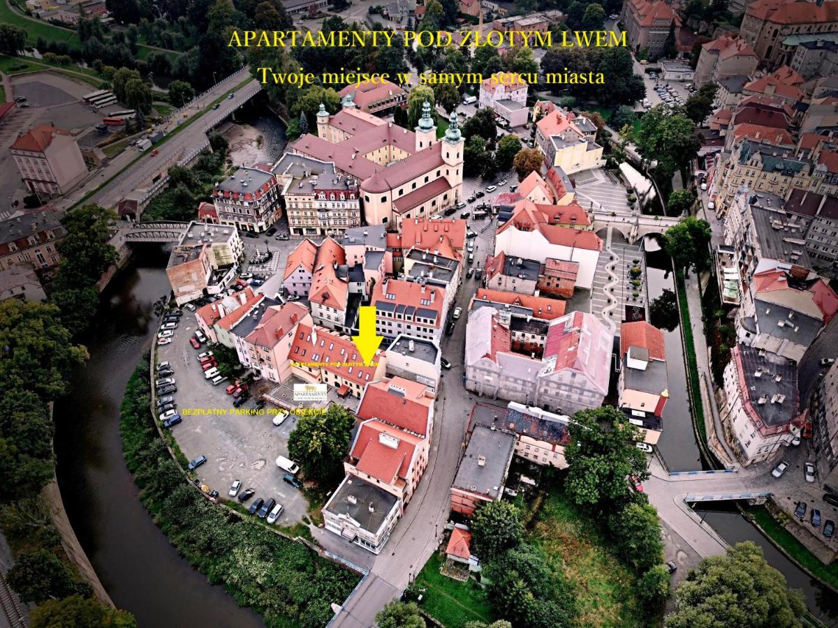 Hotel, Apartament Pod Zlotym Lwem W Samym Centrum Miasta Z Darmowym Parkingiem VII Kłodzko Exteriör bild